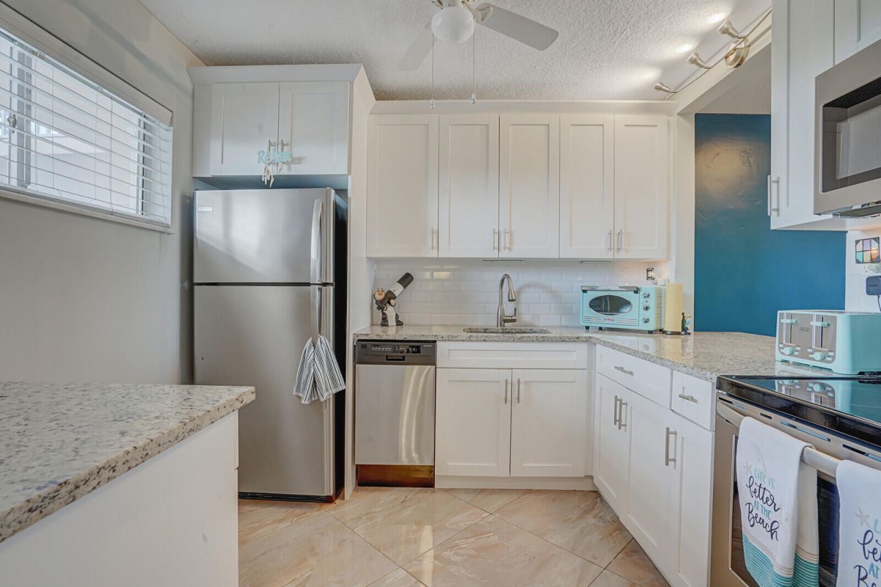 2724 N Garden Drive, Unit 302, Lake Worth, FL 33461 Photo