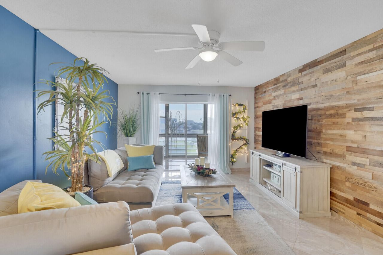 2724 N Garden Drive, Unit 302, Lake Worth, FL 33461 Photo