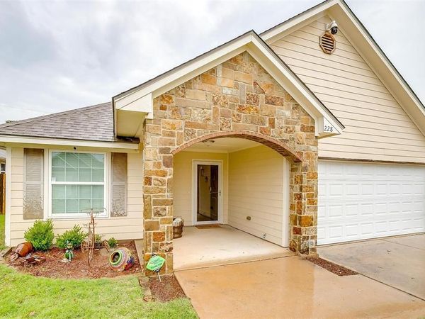 228 Lovers Path Drive, Springtown, TX 76082