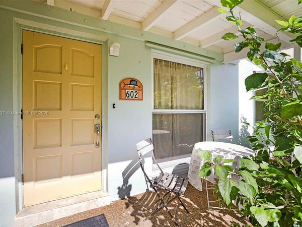 602 S Caloosahatchee Ave, Jupiter, FL 33458