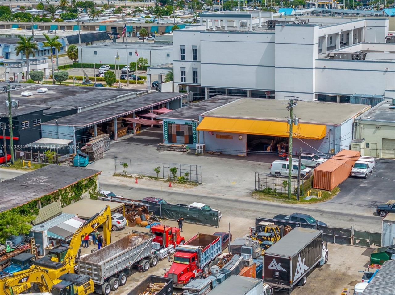 7165-7185 NW 77th Ter, Medley, FL 33166 Photo