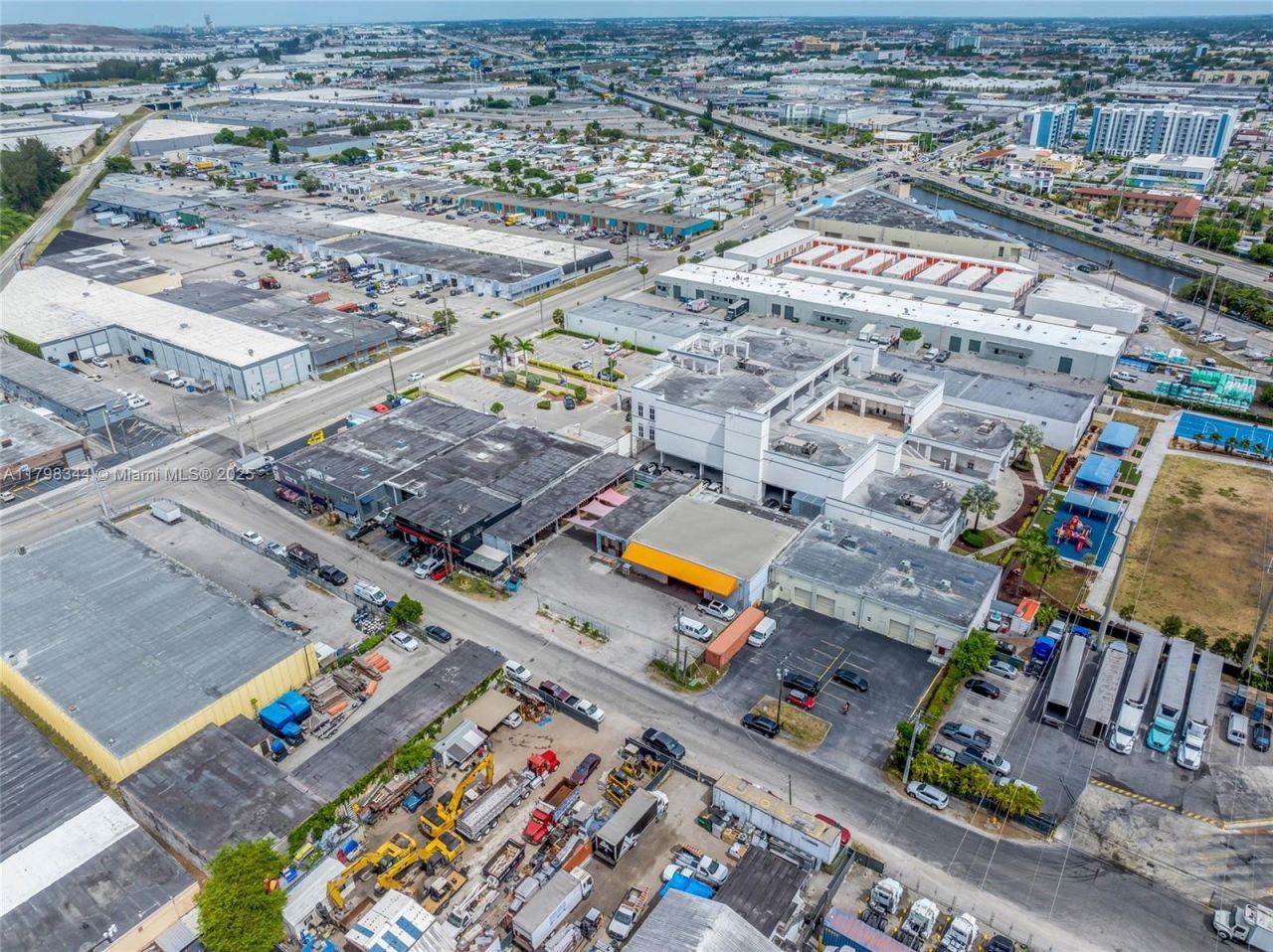 7165-7185 NW 77th Ter, Medley, FL 33166 Photo