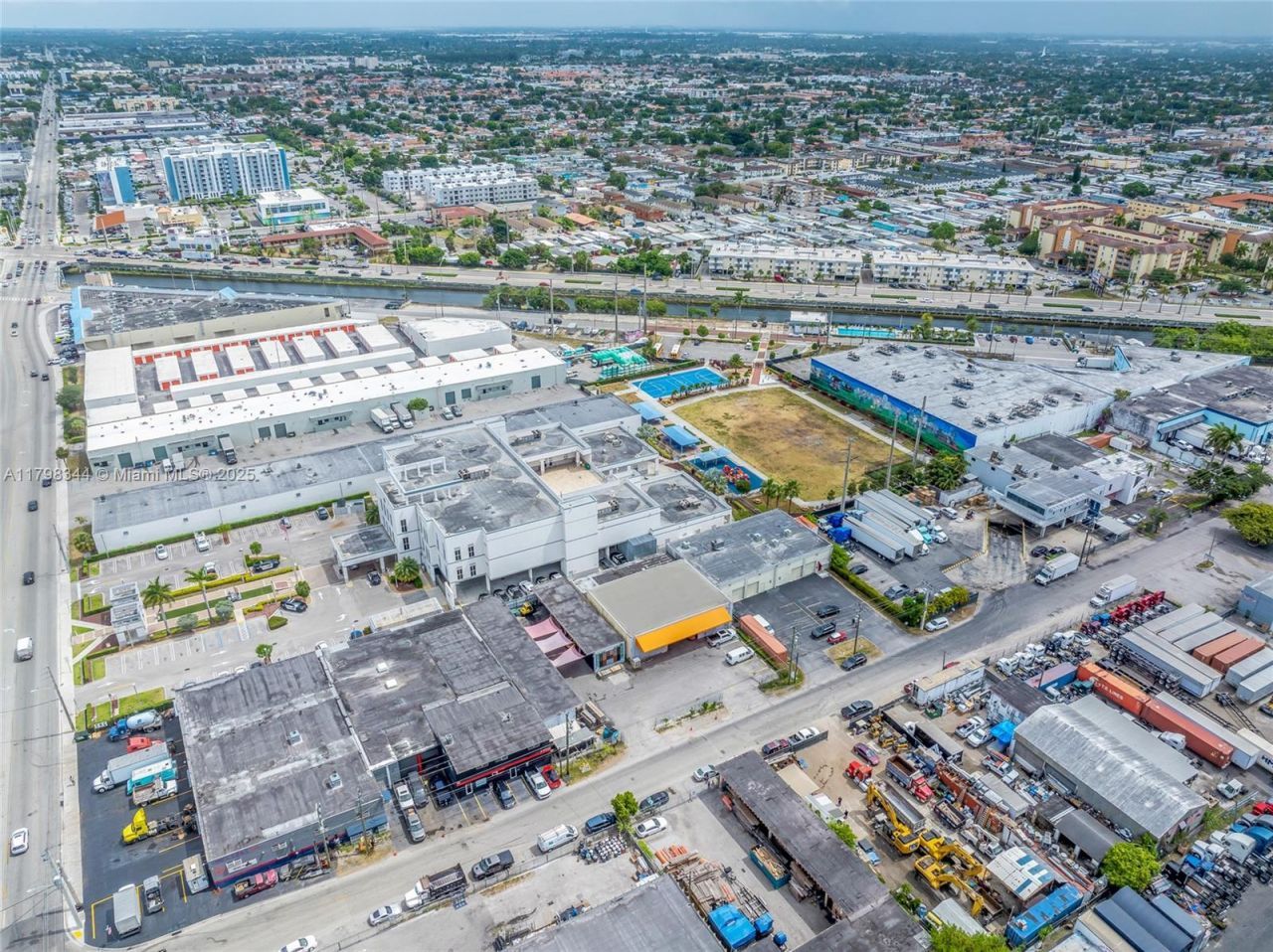 7165-7185 NW 77th Ter, Medley, FL 33166 Photo