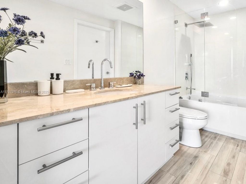 550 Okeechobee Blvd, Unit 521, West Palm Beach, FL 33401 Photo