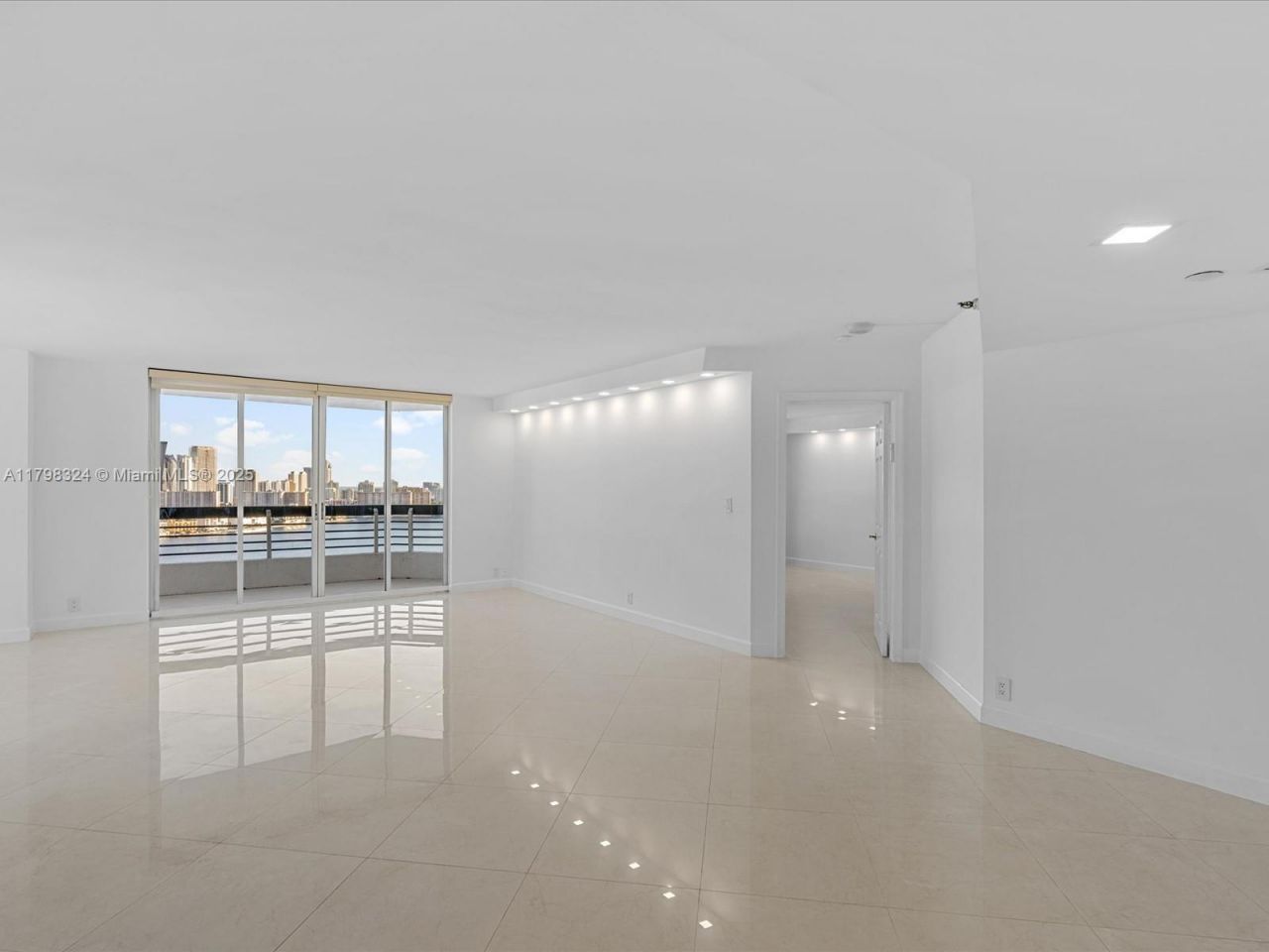 3530 Mystic Pointe Dr, Unit 3310 (LPH1, Aventura, FL 33180 Photo