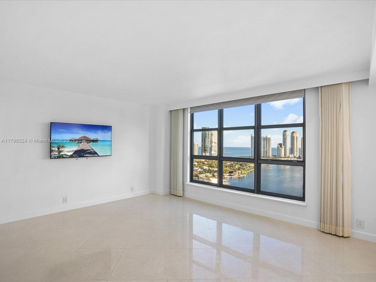 3530 Mystic Pointe Dr, Unit 3310 (LPH1, Aventura, FL 33180 Photo