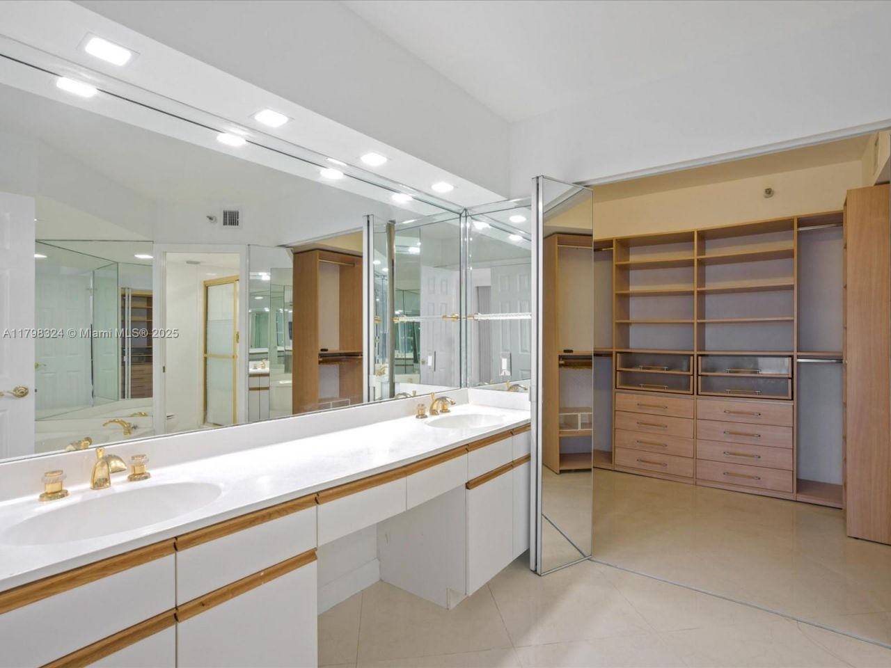 3530 Mystic Pointe Dr, Unit 3310 (LPH1, Aventura, FL 33180 Photo