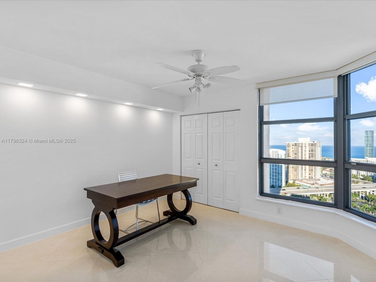 3530 Mystic Pointe Dr, Unit 3310 (LPH1, Aventura, FL 33180 Photo