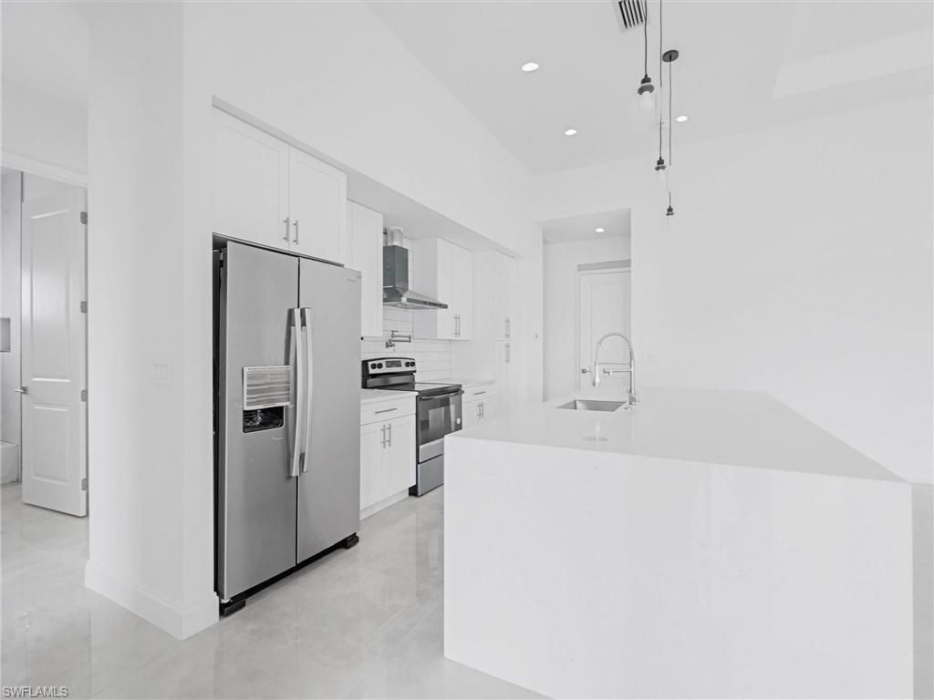 305 Diplomat Pkwy E, Cape Coral, FL 33909 Photo