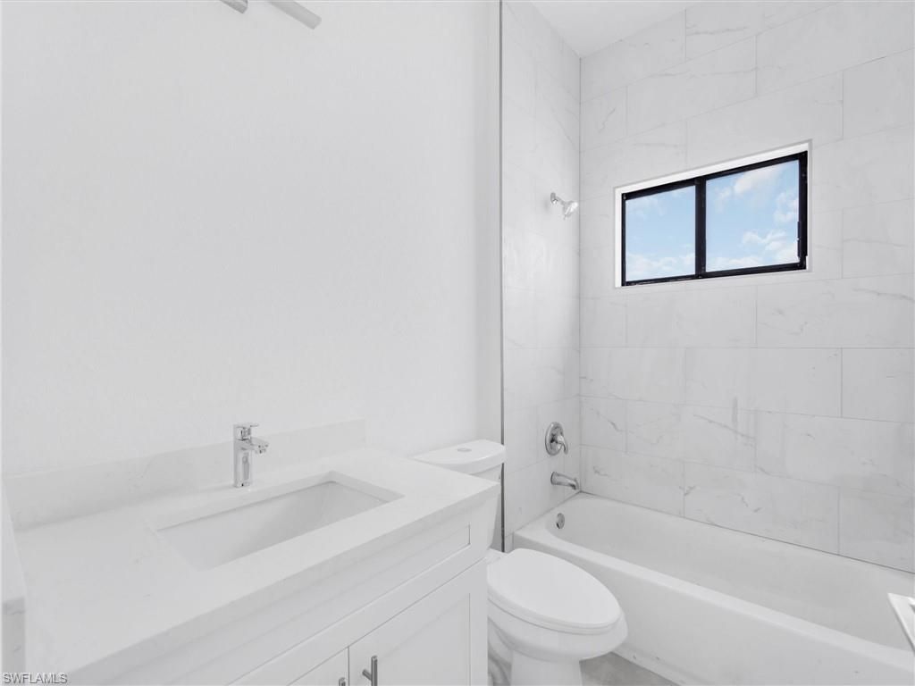 305 Diplomat Pkwy E, Cape Coral, FL 33909 Photo