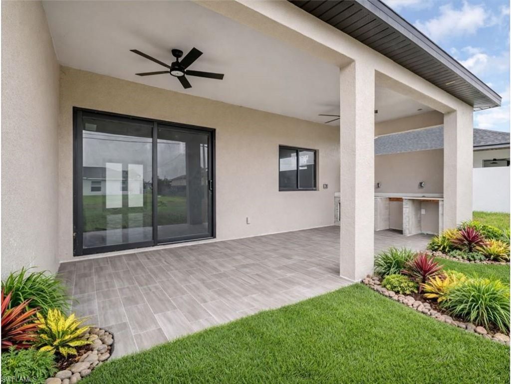 305 Diplomat Pkwy E, Cape Coral, FL 33909 Photo