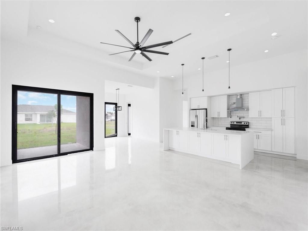 305 Diplomat Pkwy E, Cape Coral, FL 33909 Photo