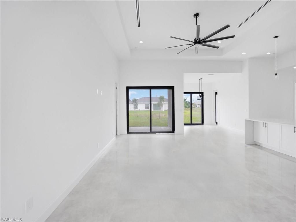 305 Diplomat Pkwy E, Cape Coral, FL 33909 Photo