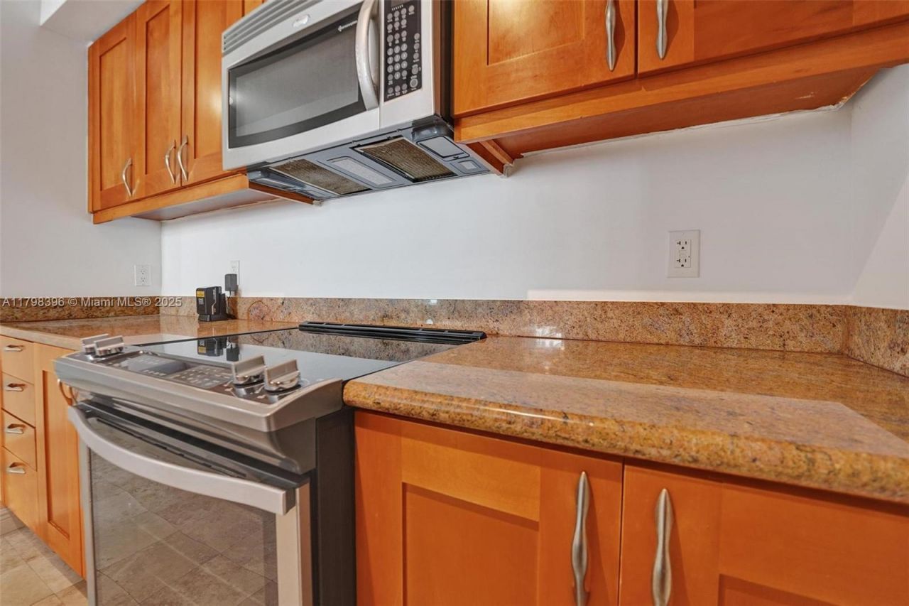 1745 E Hallandale Beach Blvd, Unit 2105W, Hallandale Beach, FL 33009 Photo