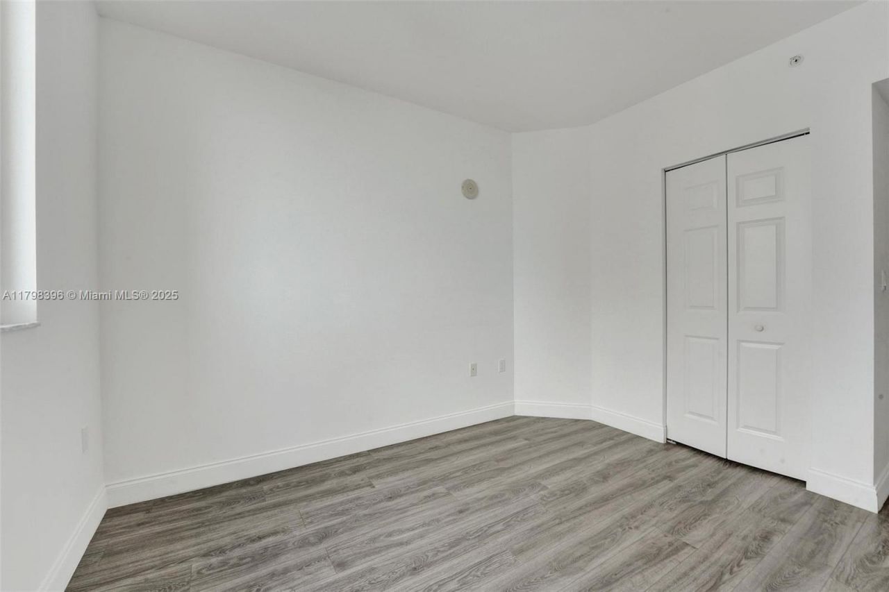 1745 E Hallandale Beach Blvd, Unit 2105W, Hallandale Beach, FL 33009 Photo