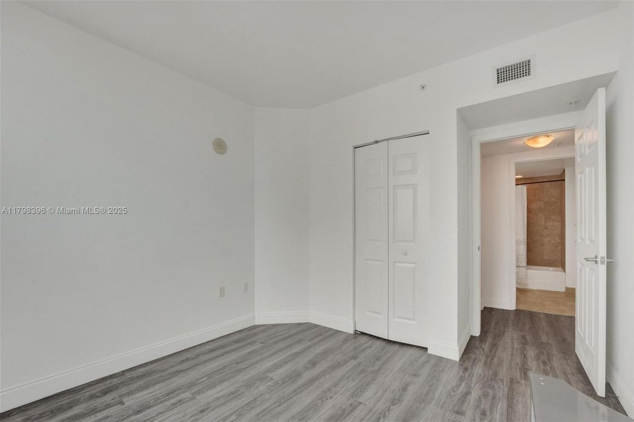 1745 E Hallandale Beach Blvd, Unit 2105W, Hallandale Beach, FL 33009 Photo