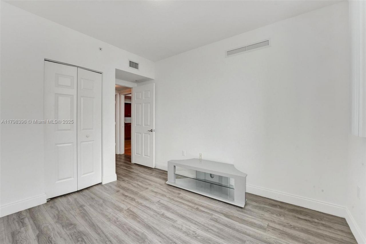 1745 E Hallandale Beach Blvd, Unit 2105W, Hallandale Beach, FL 33009 Photo