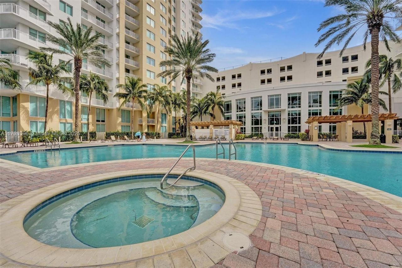 1745 E Hallandale Beach Blvd, Unit 2105W, Hallandale Beach, FL 33009 Photo