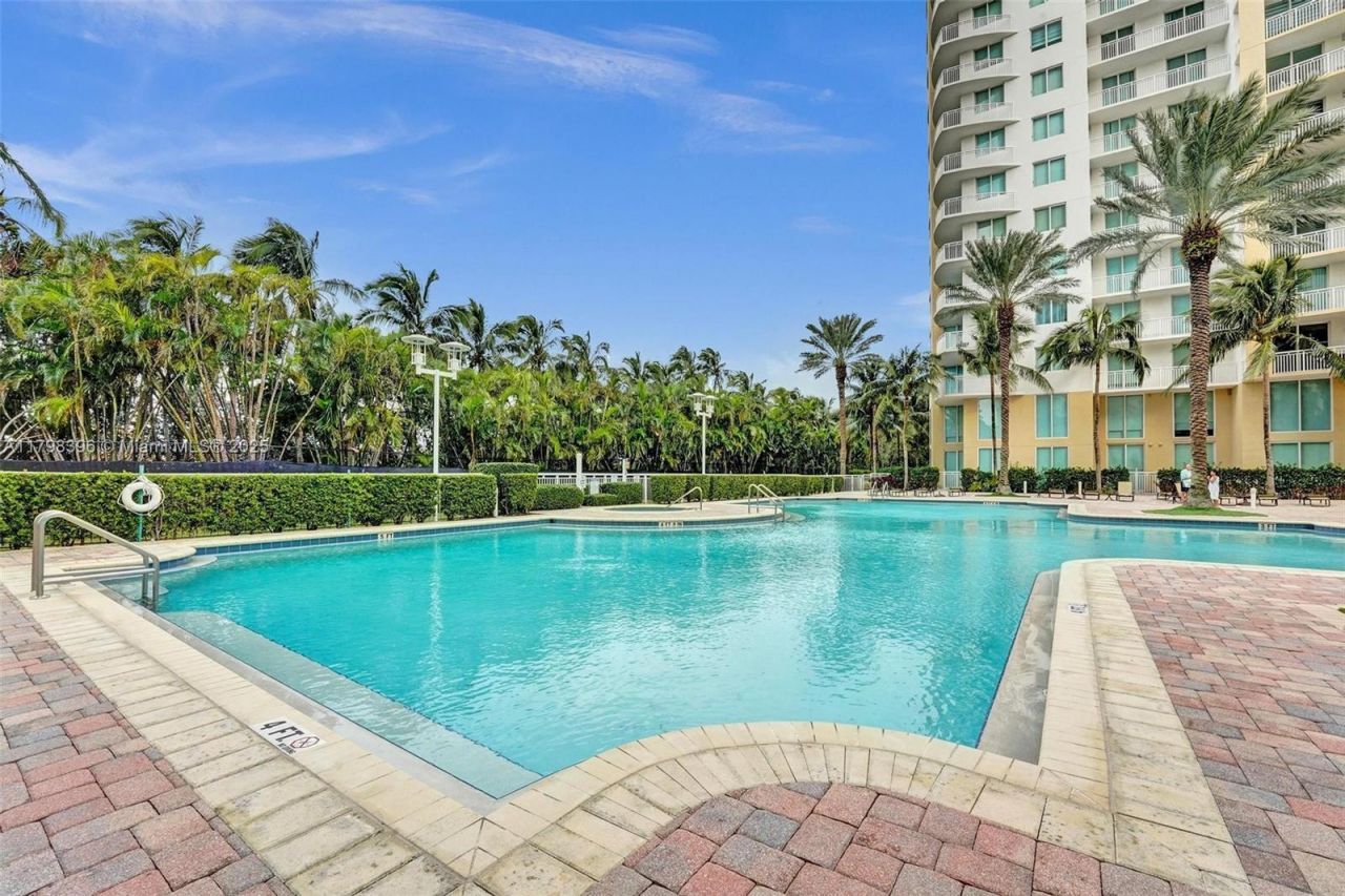 1745 E Hallandale Beach Blvd, Unit 2105W, Hallandale Beach, FL 33009 Photo