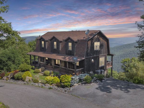 356 White Rock Trl, Caldwell, WV 24925