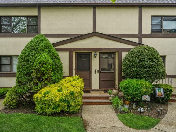 274 Cherry Valley Avenue, Unit B-2, Garden City, NY 11530