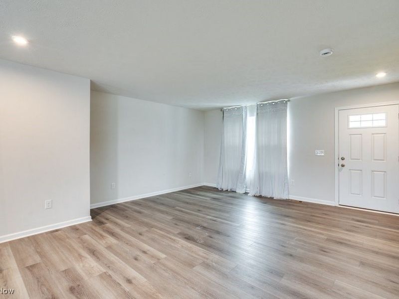 221 River Run Drive, Elyria, OH 44035 Photo 17