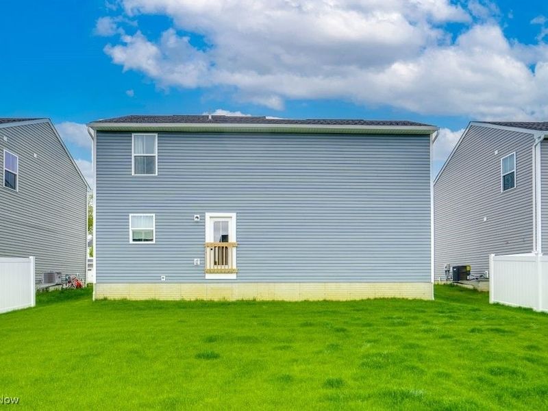 221 River Run Drive, Elyria, OH 44035 Photo 4