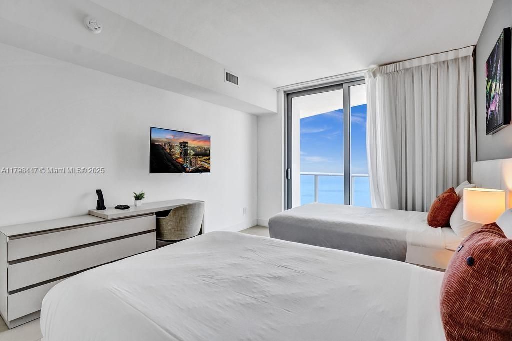 4111 S Ocean Dr, Unit 2803, Hollywood, FL 33019 Photo