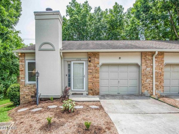 1728 Stone Hedge Drive, Knoxville, TN 37909