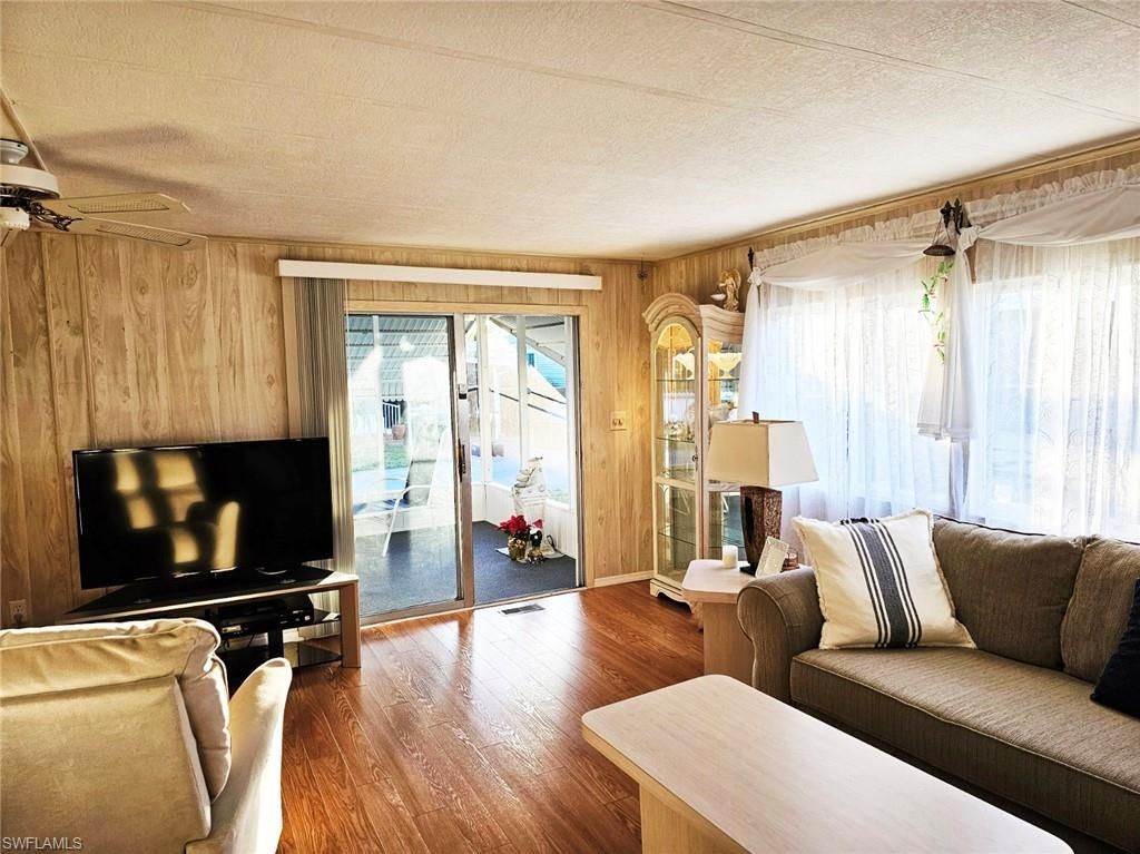 102 Poinsettia Dr, Fort Myers, FL 33905 Photo