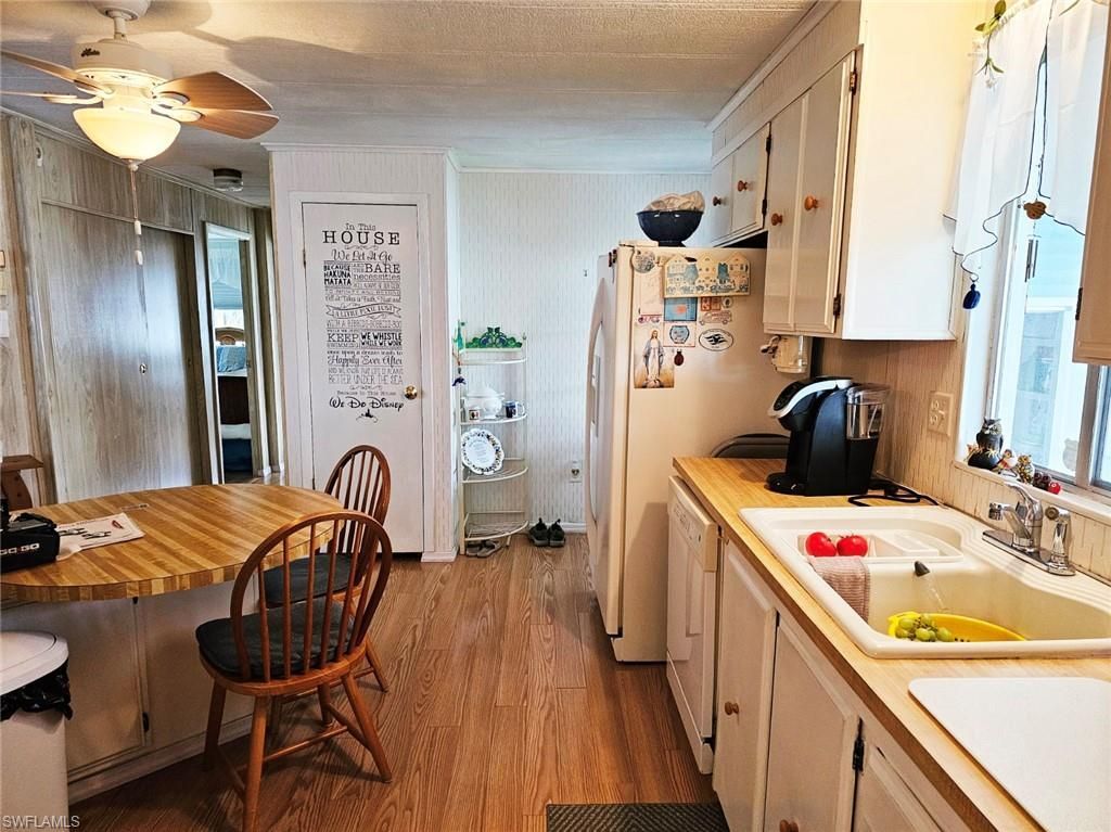 102 Poinsettia Dr, Fort Myers, FL 33905 Photo