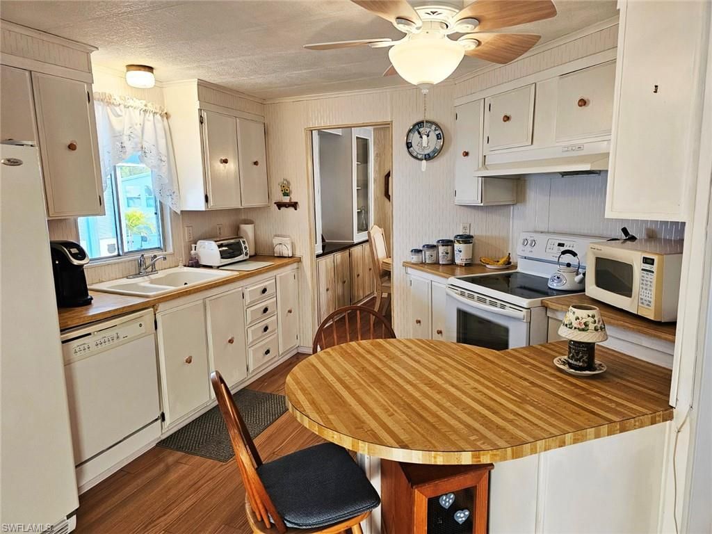 102 Poinsettia Dr, Fort Myers, FL 33905 Photo