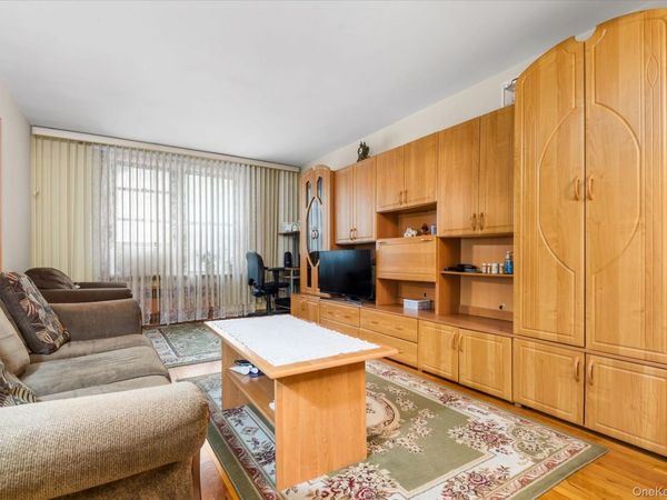 83-75 Woodhaven Boulevard, Unit 1E, Woodhaven, NY 11421