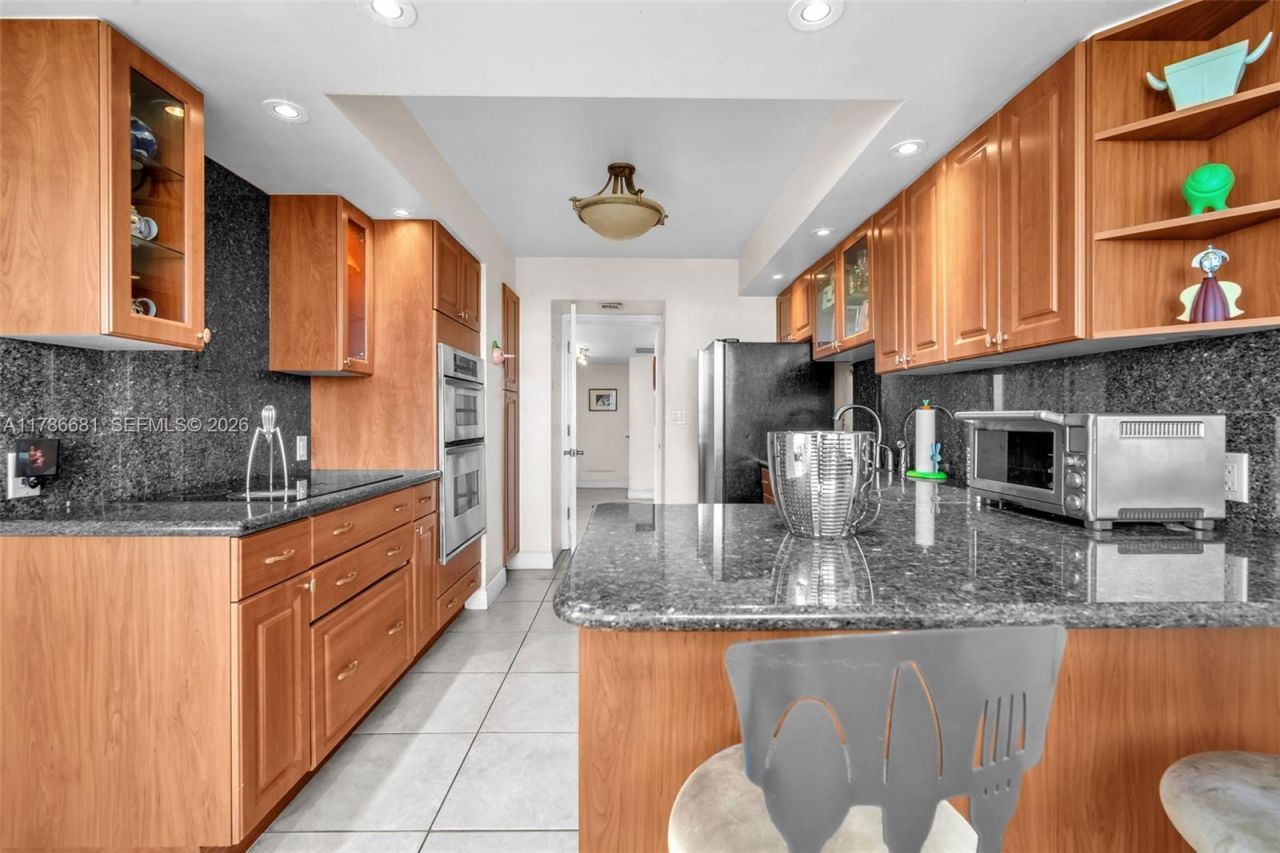 11 Island Ave, Unit 512, Miami Beach, FL 33139 Photo
