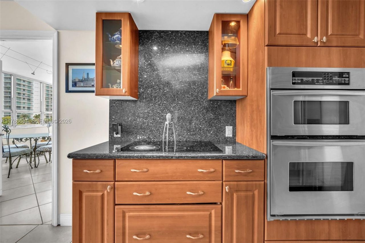 11 Island Ave, Unit 512, Miami Beach, FL 33139 Photo