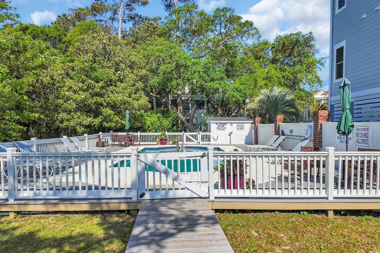 99 Berry Tree Dr. Photo 36