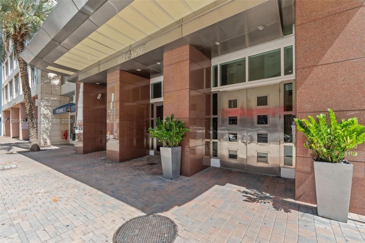 253 NE 2nd St, Unit 2201, Miami, FL 33132 Photo