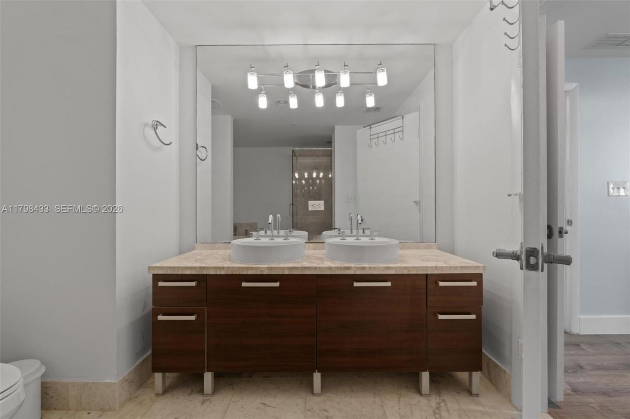 253 NE 2nd St, Unit 2201, Miami, FL 33132 Photo