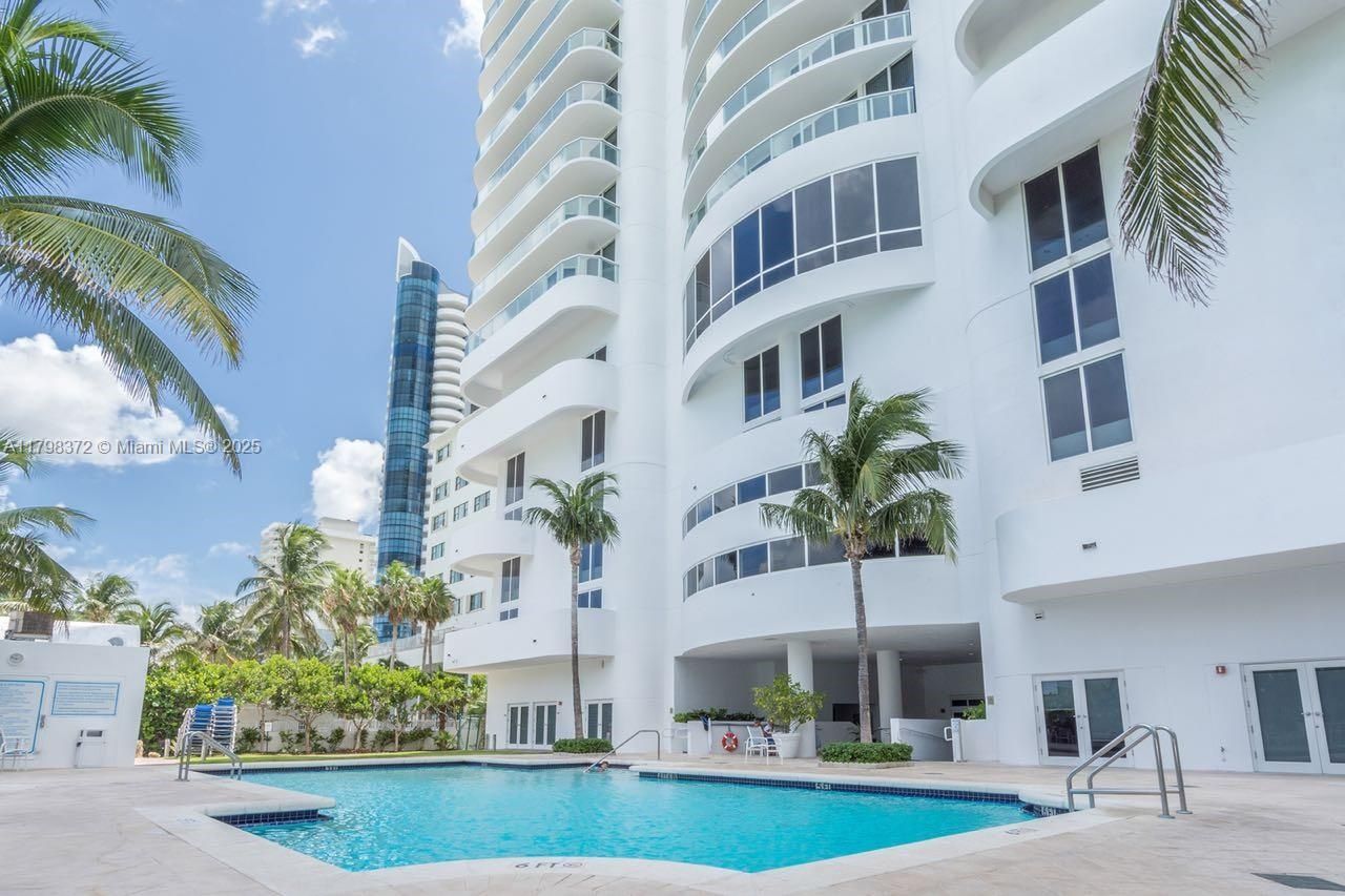 6365 Collins Ave, Unit 3202, Miami Beach, FL 33141 Photo