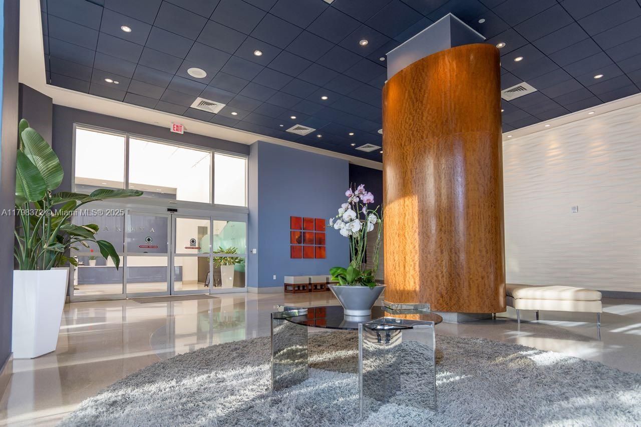 6365 Collins Ave, Unit 3202, Miami Beach, FL 33141 Photo