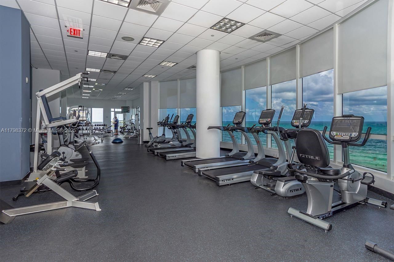 6365 Collins Ave, Unit 3202, Miami Beach, FL 33141 Photo