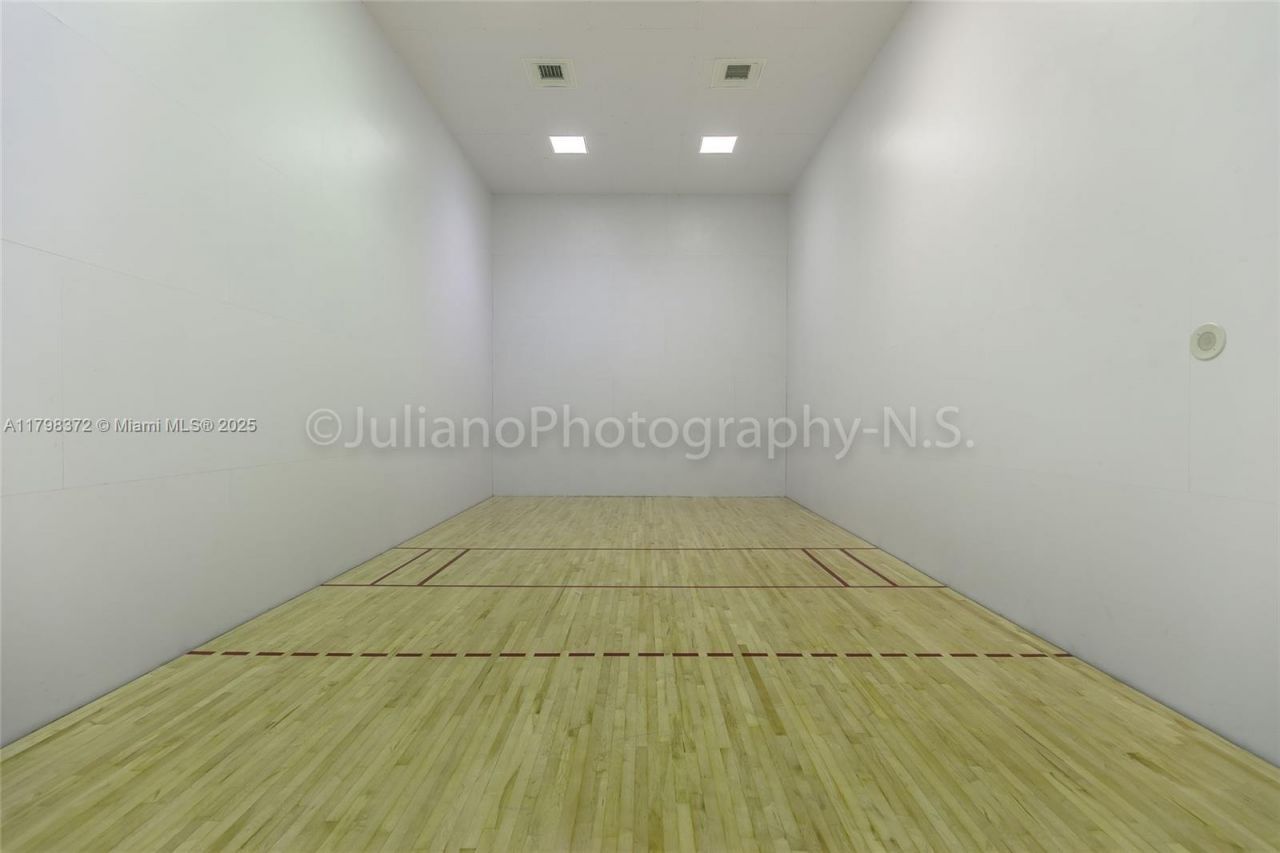 6365 Collins Ave, Unit 3202, Miami Beach, FL 33141 Photo