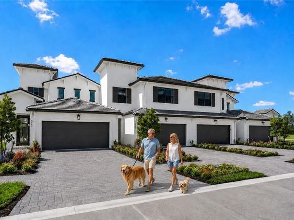 6085 Barbara CIR, NAPLES, FL 34112