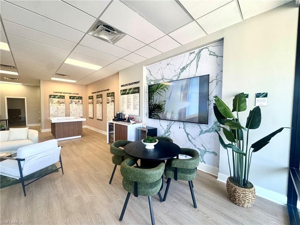 6085 Barbara Cir, Naples, FL 34112 Photo