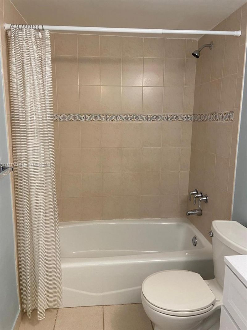 8335 SW 72nd Ave, Unit 202D, Miami, FL 33143 Photo