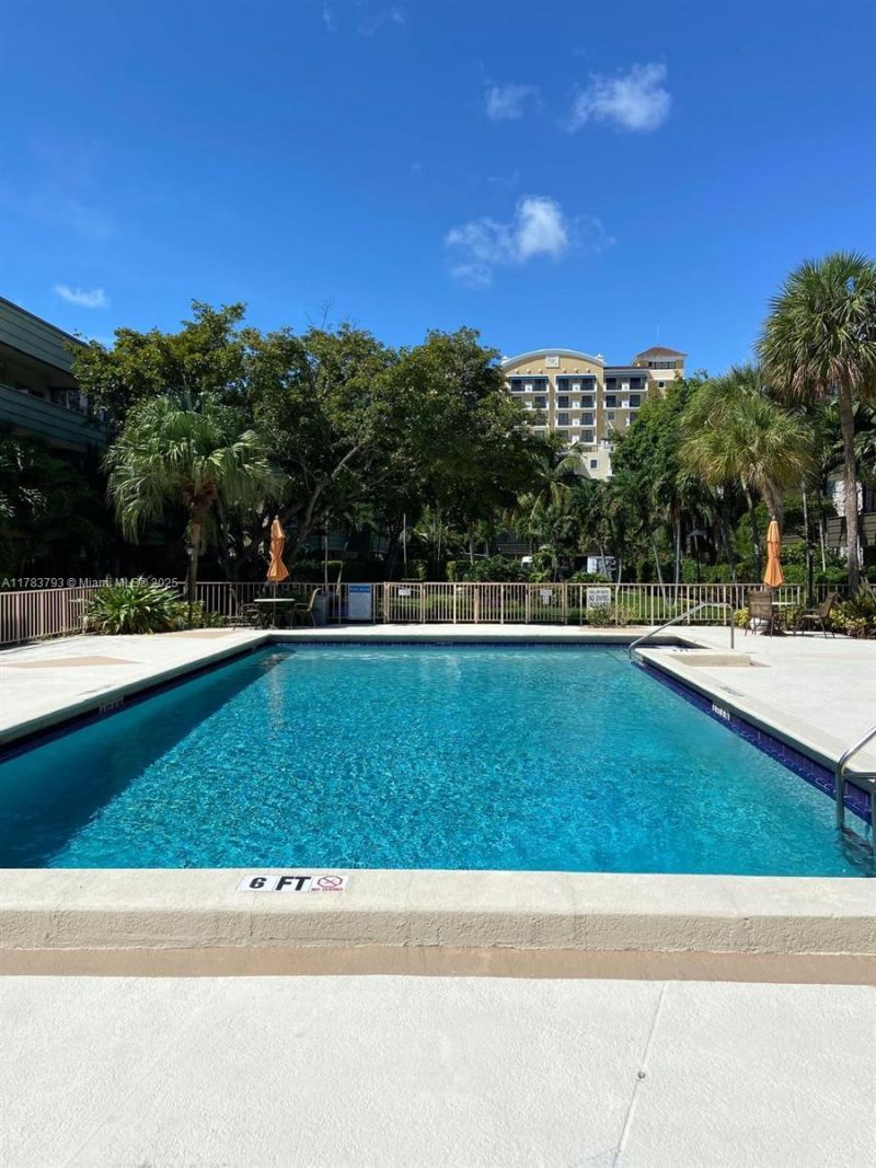 8335 SW 72nd Ave, Unit 202D, Miami, FL 33143 Photo