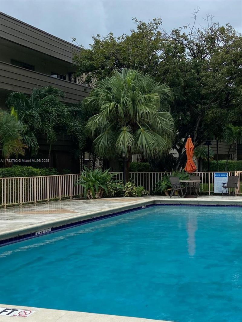 8335 SW 72nd Ave, Unit 202D, Miami, FL 33143 Photo