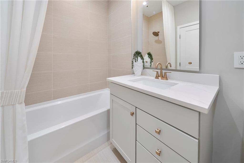 6088 Barbara Cir, Naples, FL 34112 Photo