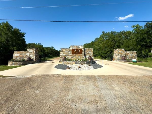 100 Lakeview Trail, Mabank, TX 75147