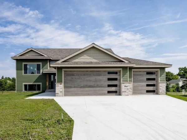 656 Lake Forest Circle, Detroit Lakes, MN 56501